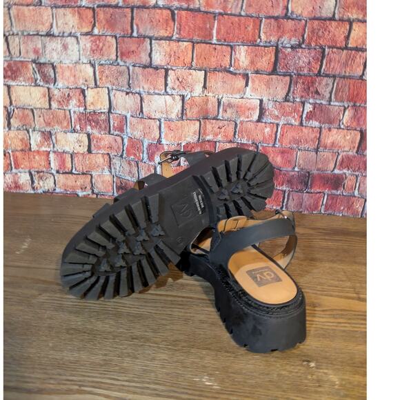 .DV by Dolce Vita Loera Black Faux Leather Chunky Fisherman Sandals Size 9 - Picture 5 of 9
